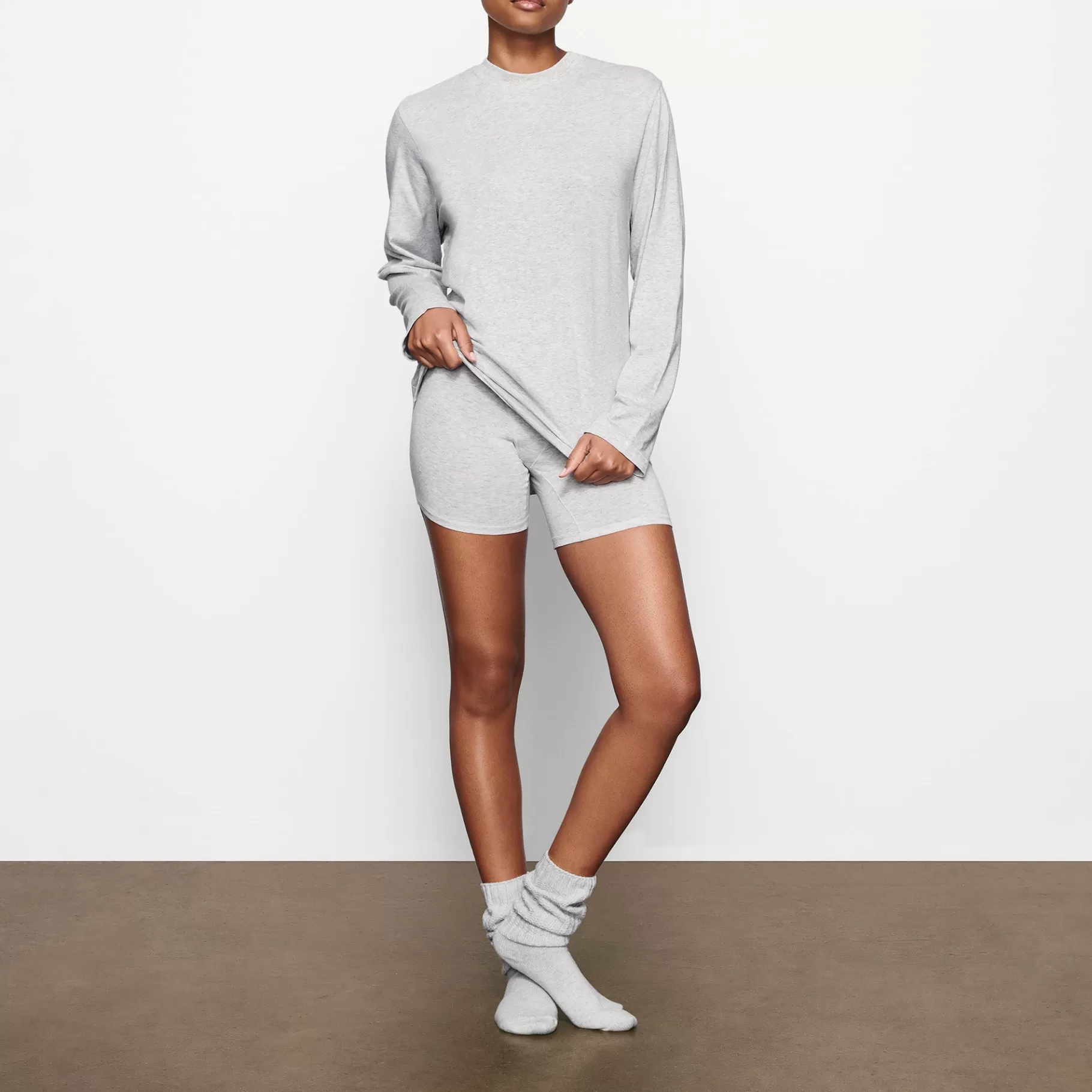 Skims the winter shop*BOYFRIEND LONG SLEEVE T-SHIRT | LIGHT HEATHER GREY LIGHT+HEATHER+GREY