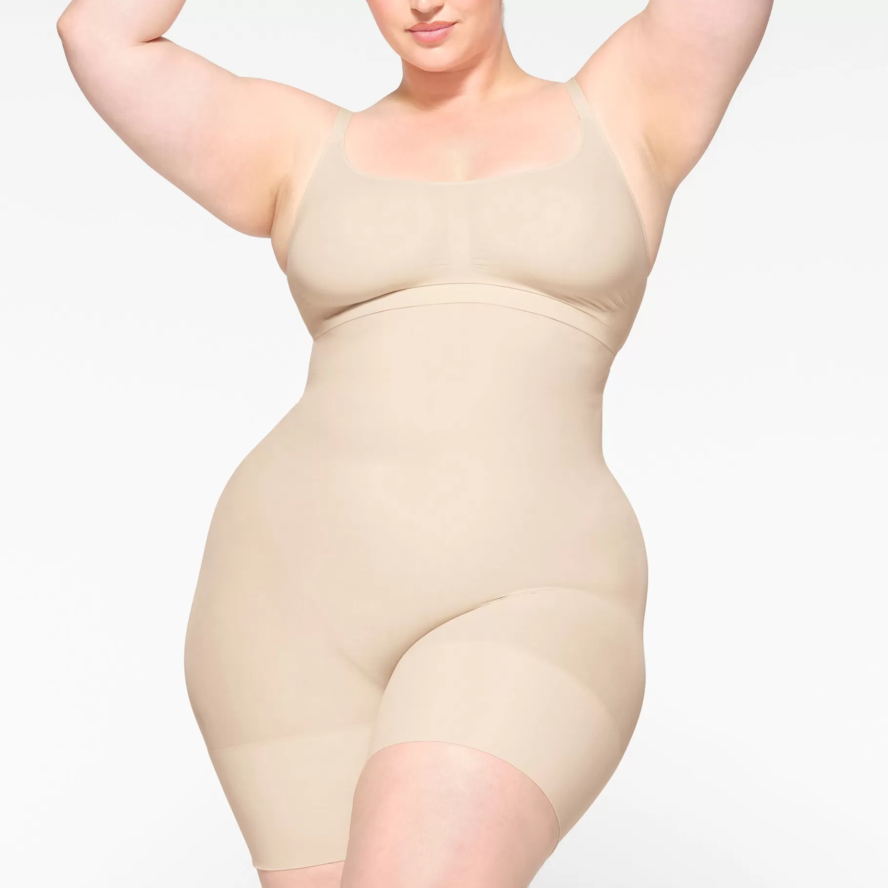 Skims shapewear shorts & leggings*EVERYDAY SCULPT HIGH-WAISTED MID THIGH SHORT | SAND