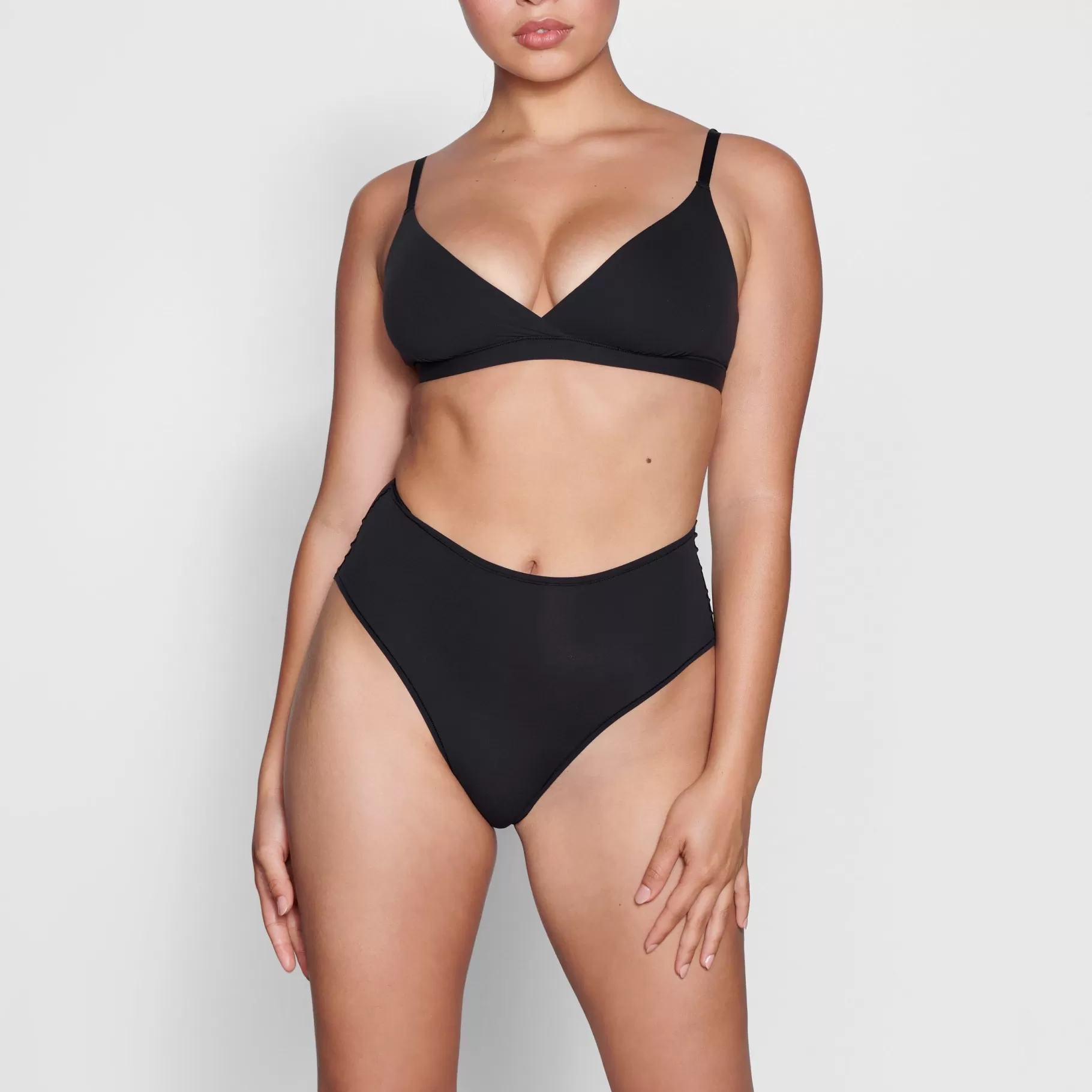 Skims kim's picks*FITS EVERYBODY CROSSOVER BRALETTE | ONYX