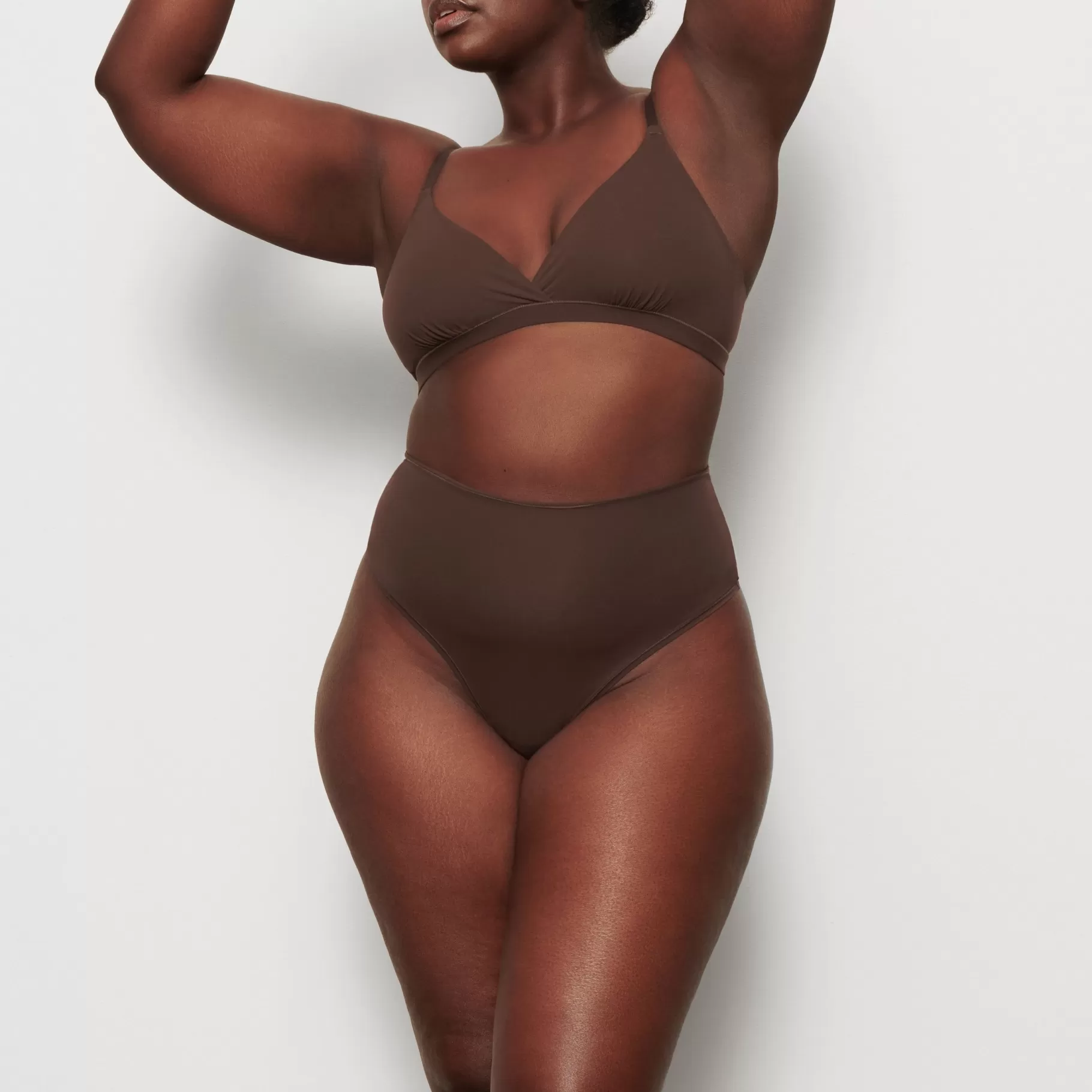 Skims thongs*FITS EVERYBODY HIGH-WAISTED THONG | COCOA