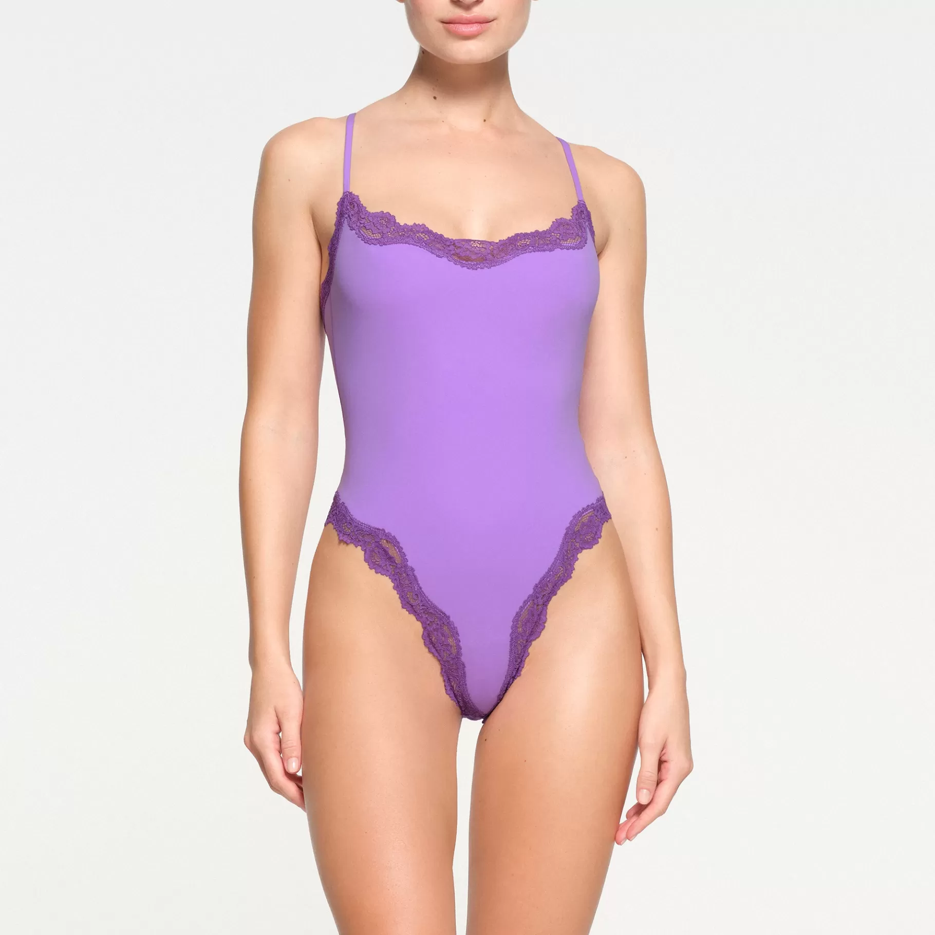 Skims bodysuits*FITS EVERYBODY LACE CAMI BODYSUIT | ULTRA VIOLET TONAL ULTRA+VIOLET+TONAL