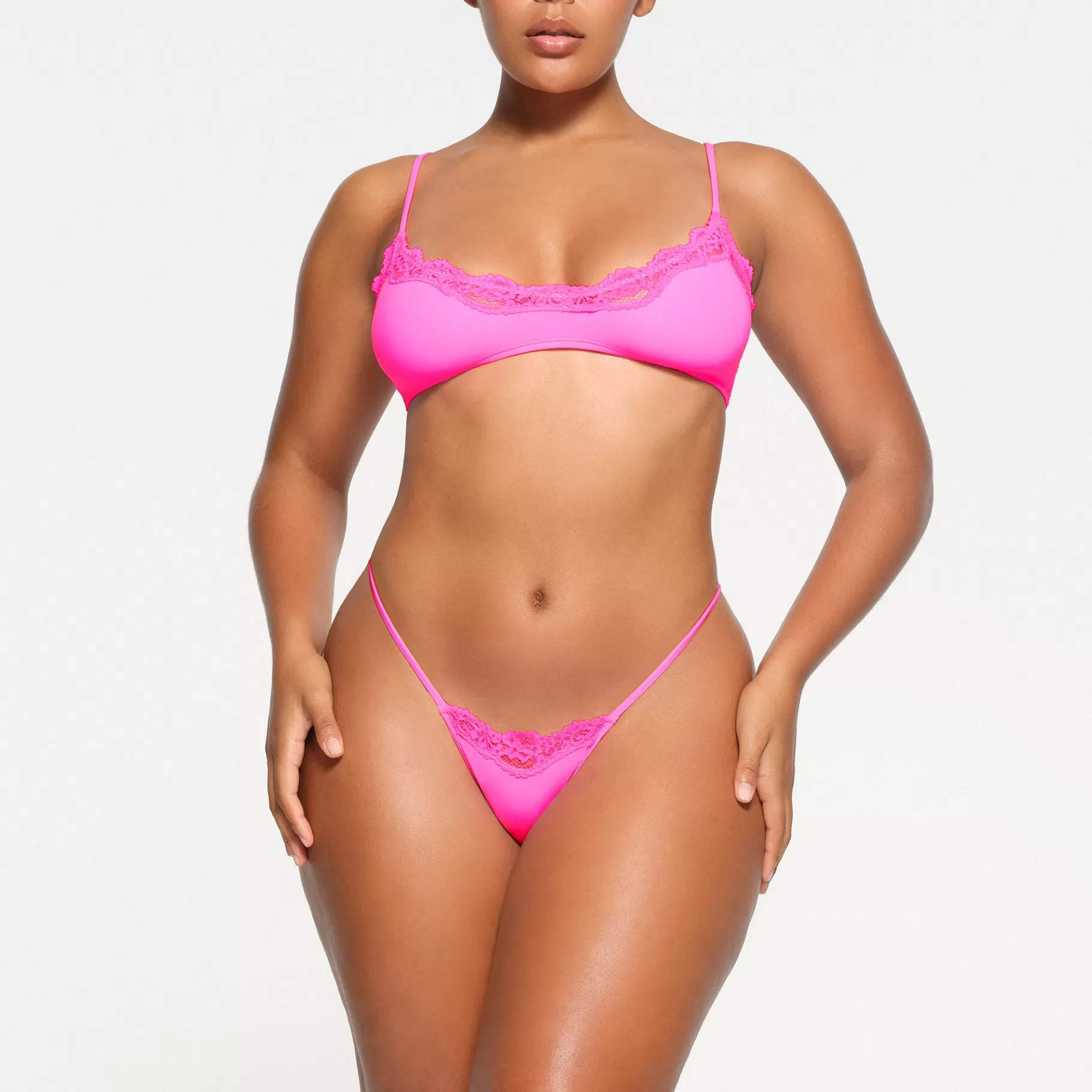 Skims fits everybody*FITS EVERYBODY LACE STRING THONG | TAFFY TONAL TAFFY+TONAL