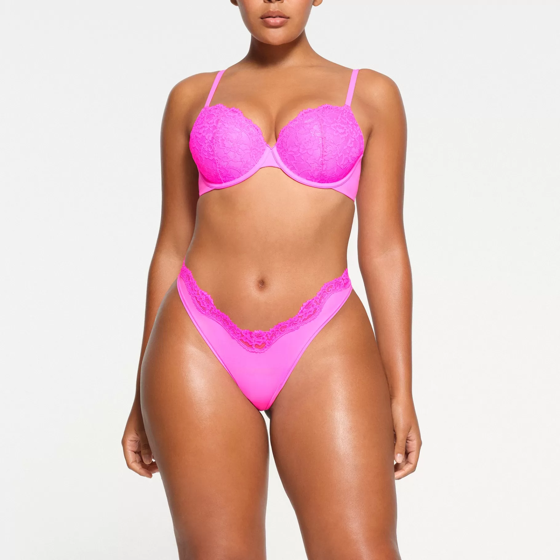 Skims *FITS EVERYBODY LACE T-SHIRT BRA | NEON PINK NEON+PINK