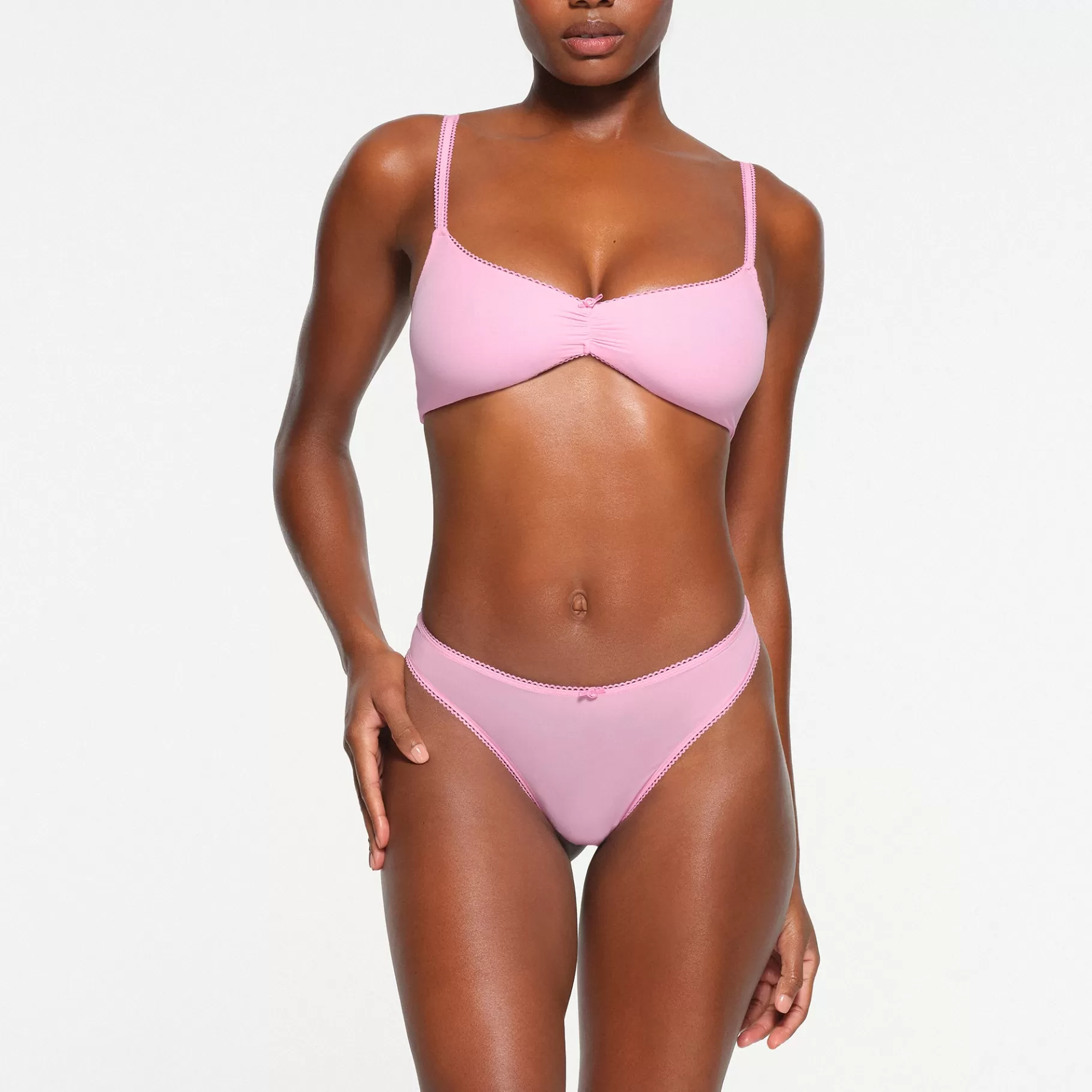 Skims fits everybody*FITS EVERYBODY PICOT TRIM SKIMPY SCOOP BRALETTE | BUBBLE GUM BUBBLE+GUM