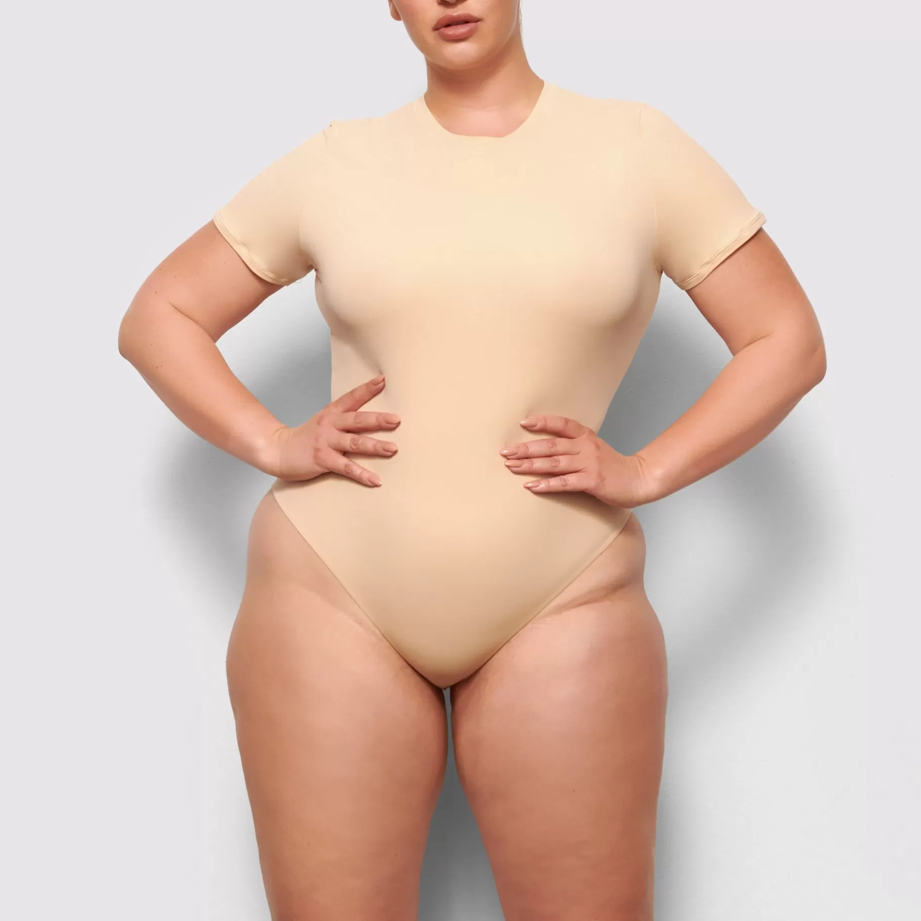 Skims bodysuits*FITS EVERYBODY T-SHIRT BODYSUIT | SAND