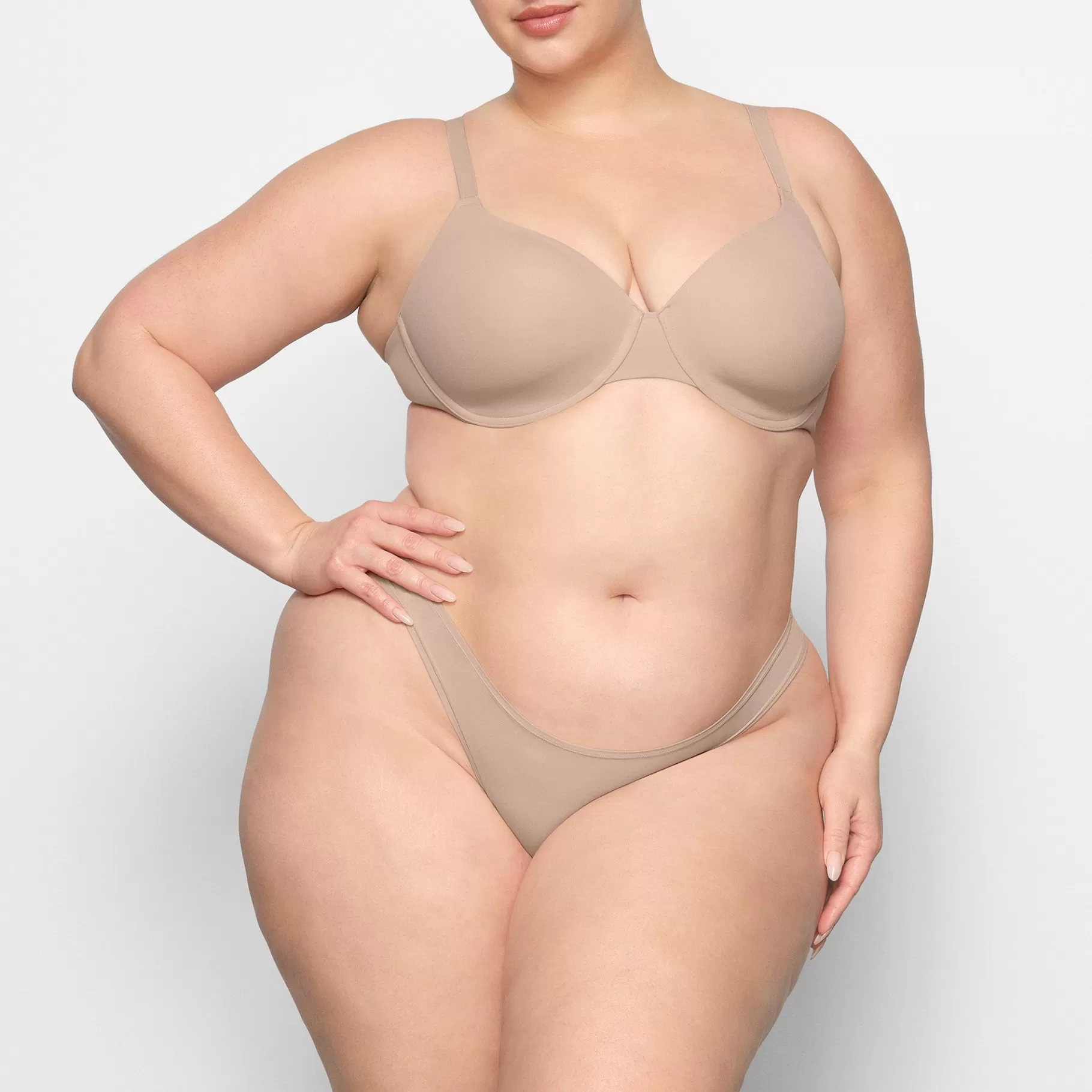 Skims fits everybody*FITS EVERYBODY T-SHIRT BRA | MICA