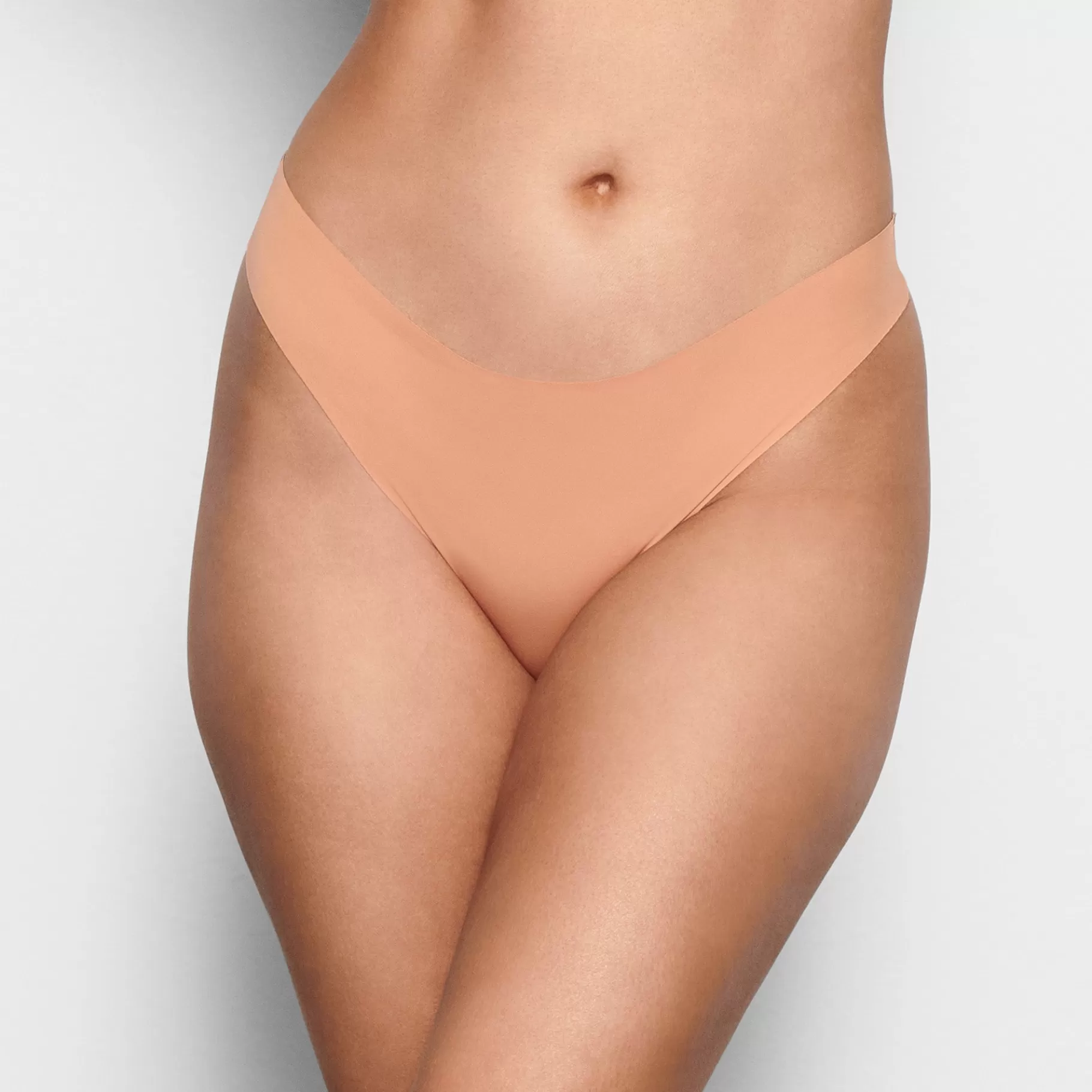 Skims thongs*NAKED DIPPED THONG | OCHRE