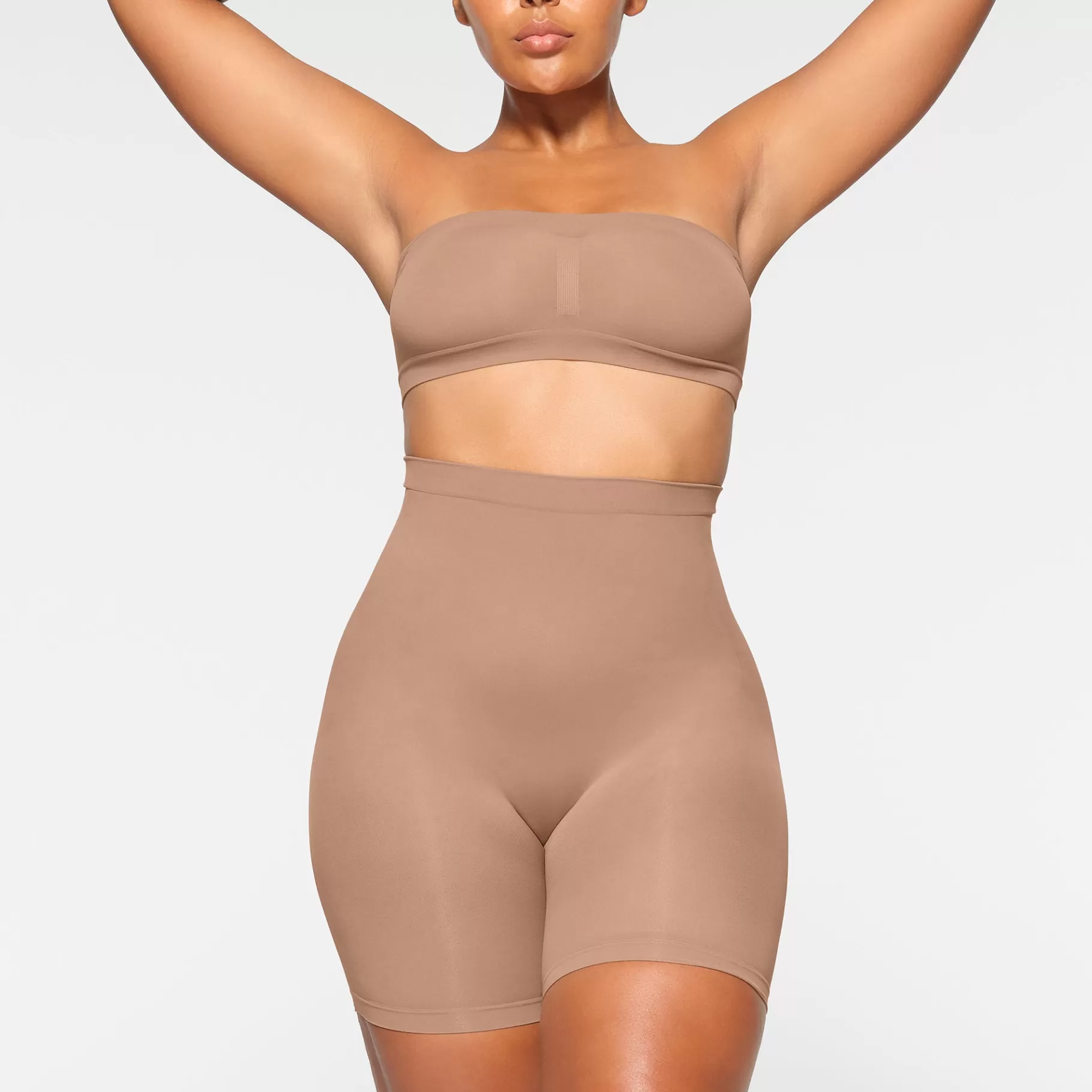 Skims shapewear bras*SEAMLESS SCULPT BANDEAU | SIENNA