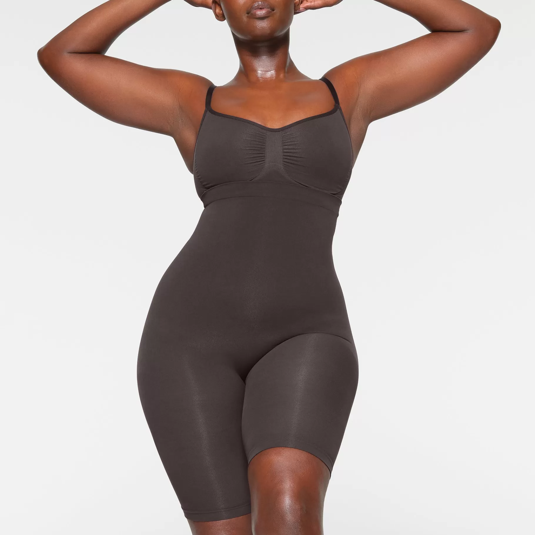 Skims shapewear shorts & leggings*SEAMLESS SCULPT HIGH-WAISTED ABOVE THE KNEE SHORT | ESPRESSO