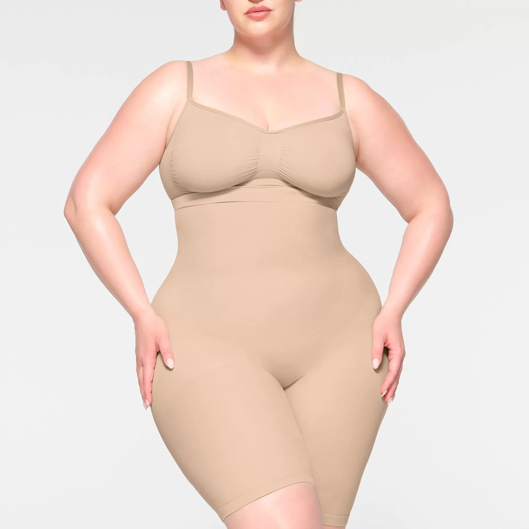 Skims seamless sculpt*SEAMLESS SCULPT HIGH-WAISTED ABOVE THE KNEE SHORT | MICA