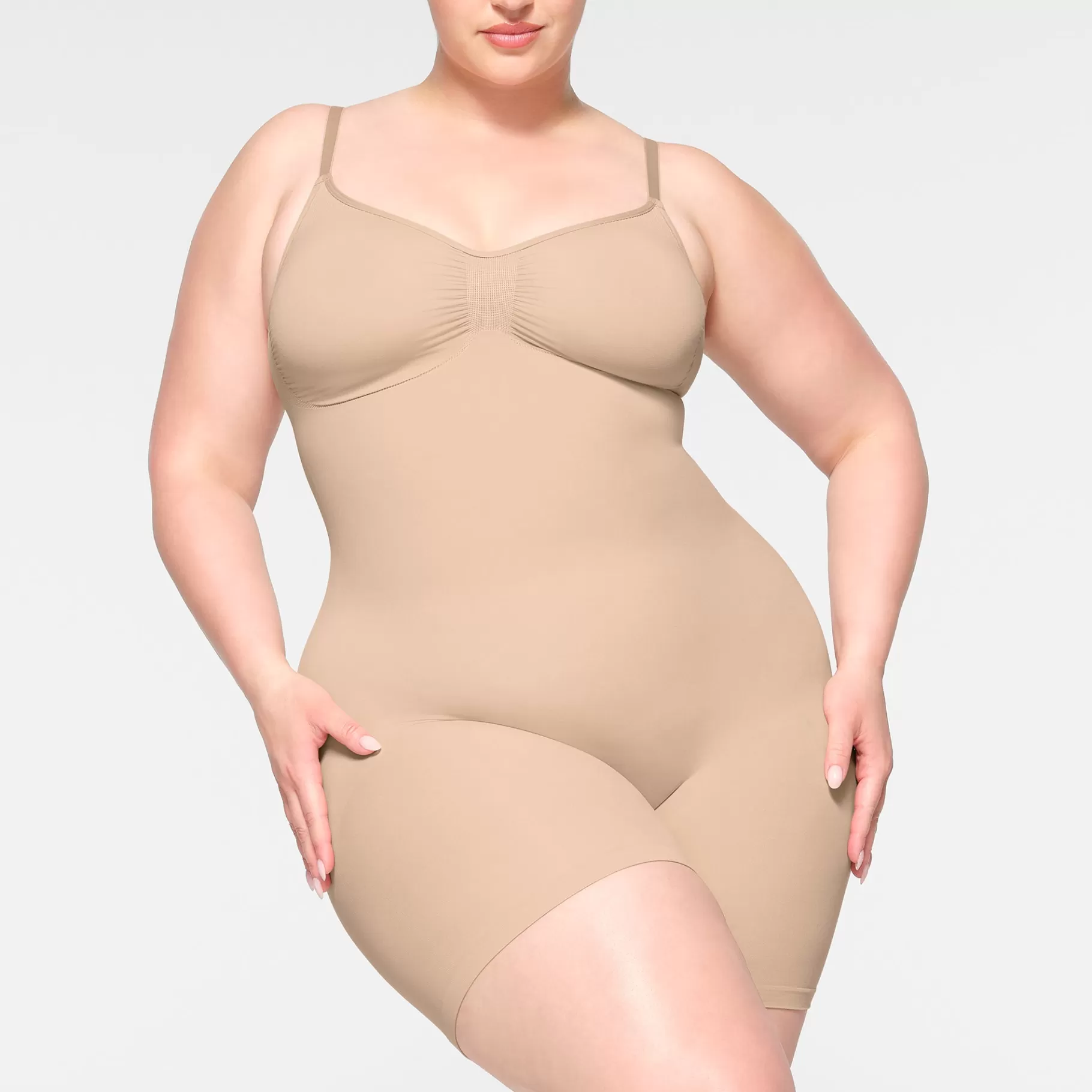 Skims seamless sculpt*SEAMLESS SCULPT MID THIGH BODYSUIT | MICA