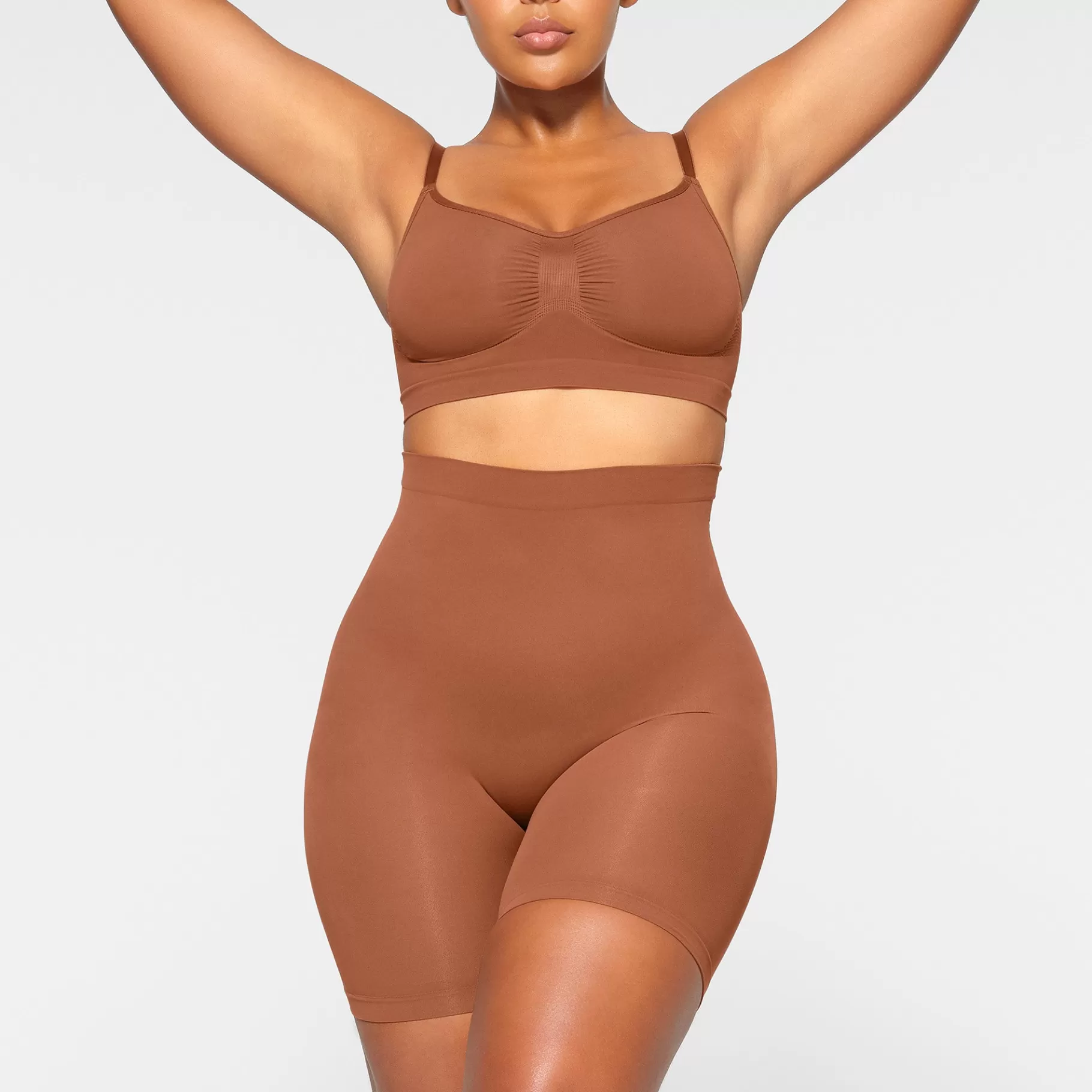 Skims shapewear shorts & leggings*SEAMLESS SCULPT MID THIGH SHORT | BRONZE