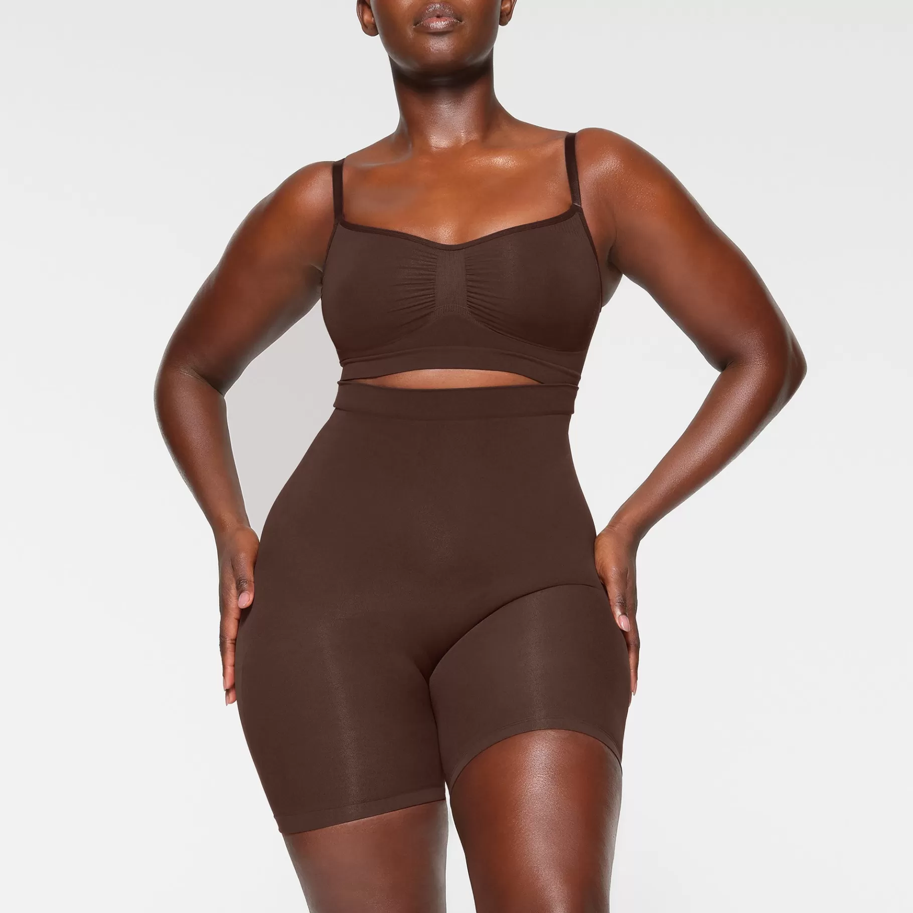 Skims shapewear shorts & leggings*SEAMLESS SCULPT MID THIGH SHORT | ESPRESSO