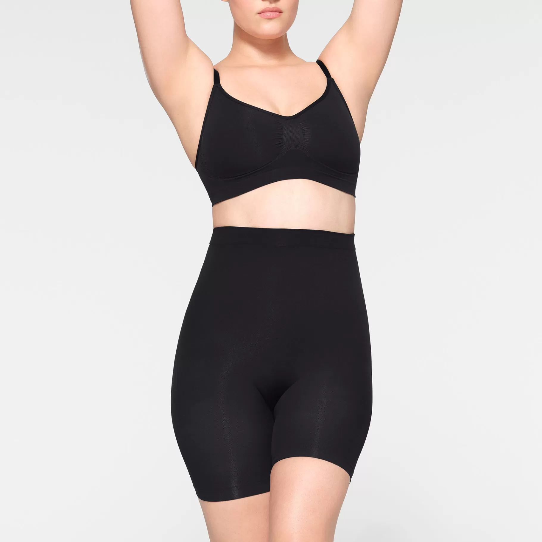 Skims seamless sculpt*SEAMLESS SCULPT MID THIGH SHORT | ONYX