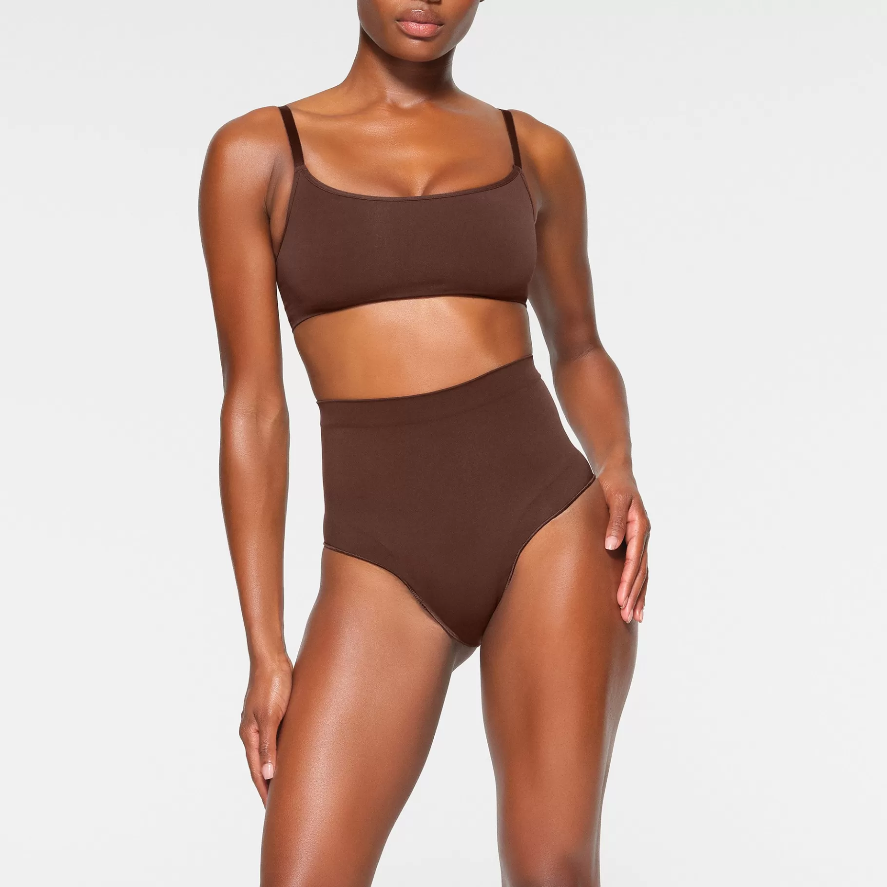 Skims shapewear bras*SEAMLESS SCULPT SCOOP NECK BRALETTE | COCOA