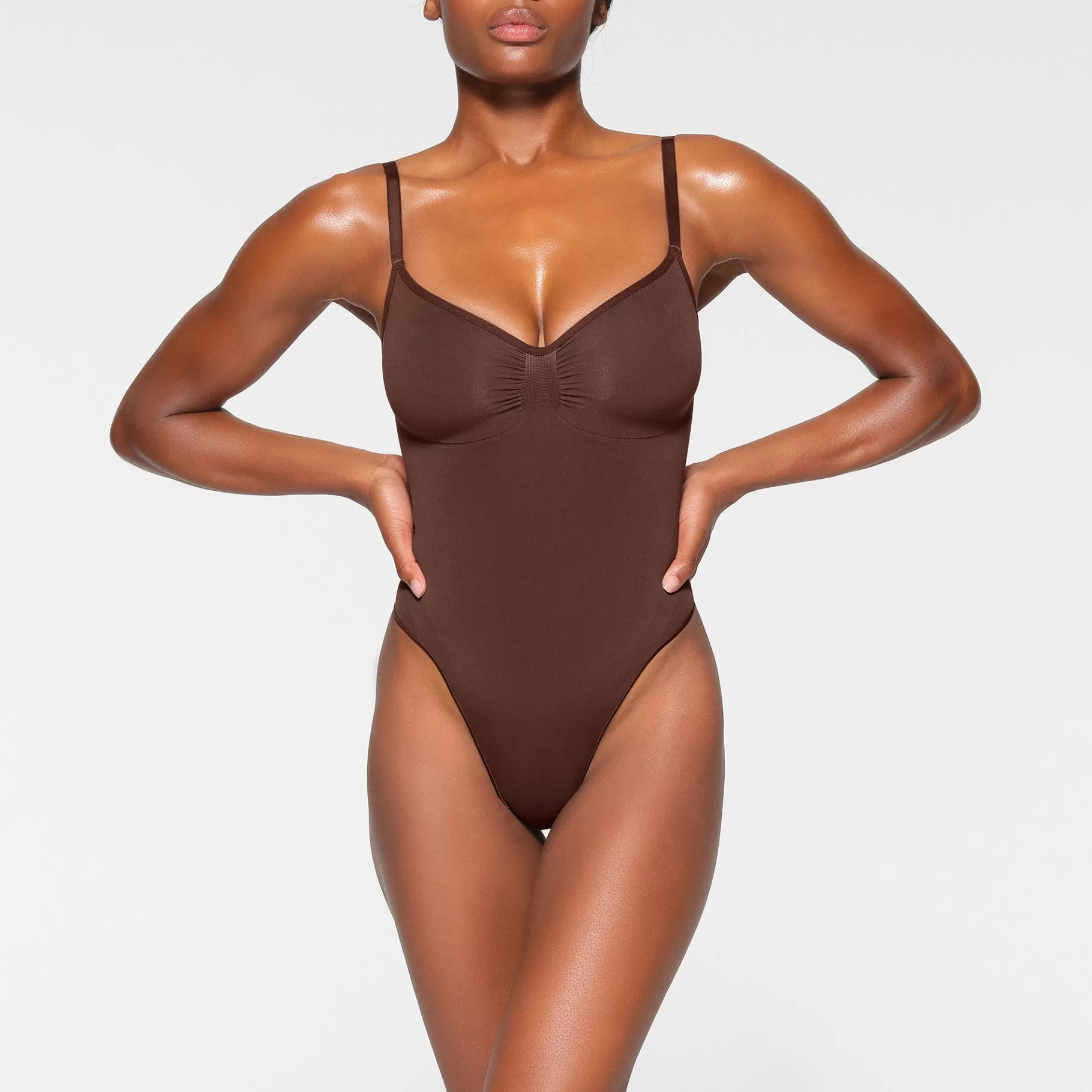 Skims seamless sculpt*SEAMLESS SCULPT THONG BODYSUIT | COCOA