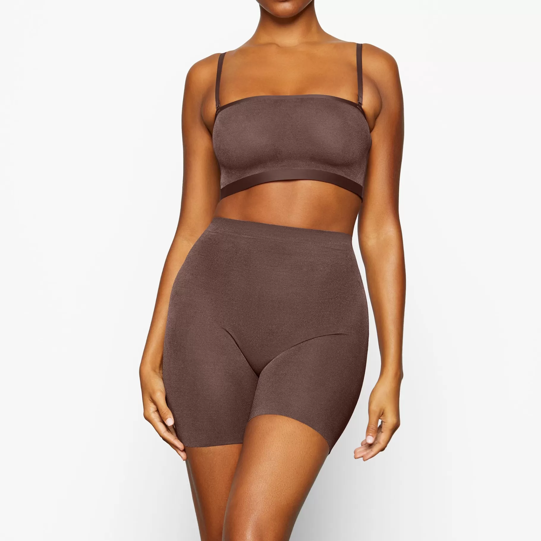 Skims backless shapewear*SHEER SCULPT LOW BACK SHORT | COCOA