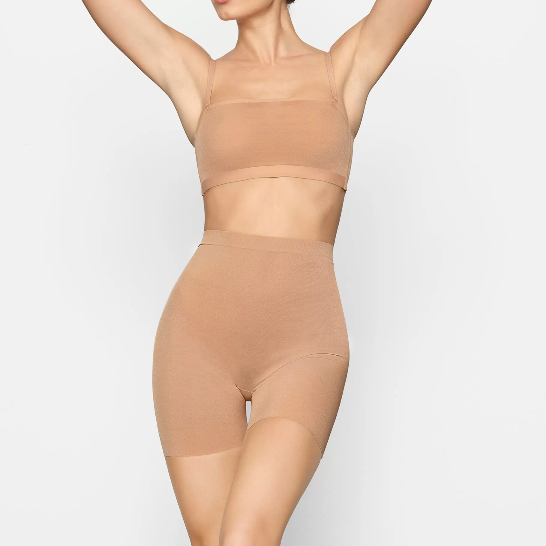 Skims backless shapewear*SHEER SCULPT LOW BACK SHORT | OCHRE