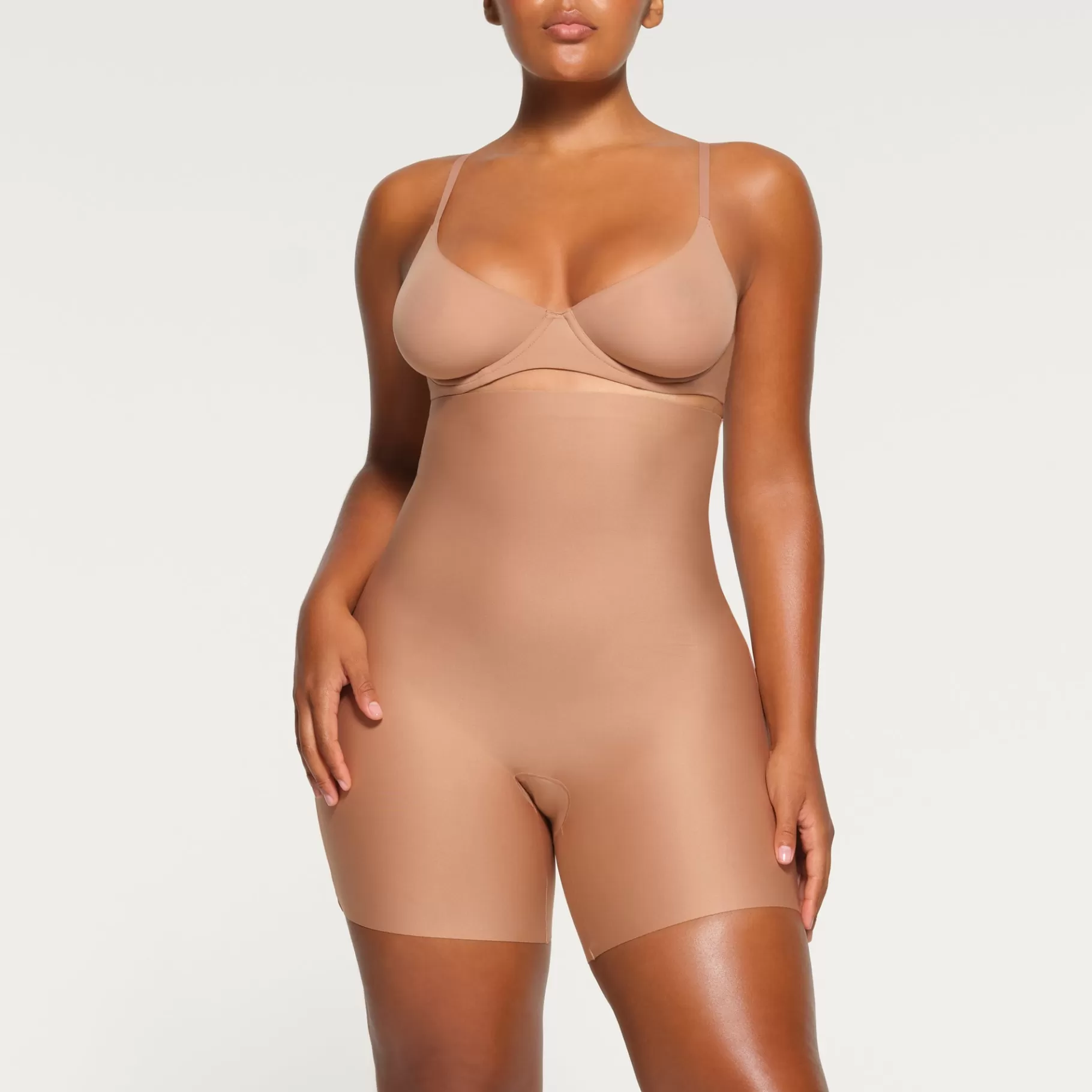 Skims shapewear shorts & leggings* BODY HIGH-WAISTED MID THIGH SHORT | SIENNA